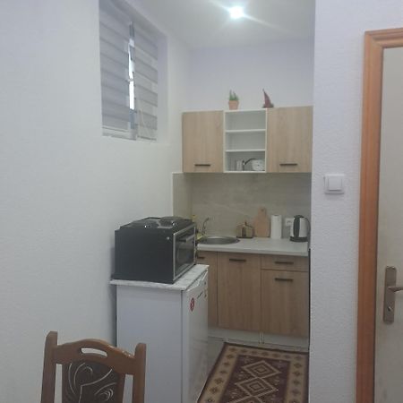Apartmani Kosjerina Требинье Экстерьер фото