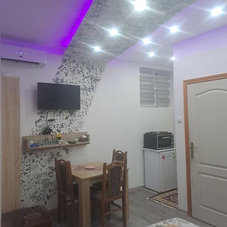 Apartmani Kosjerina Требинье Экстерьер фото