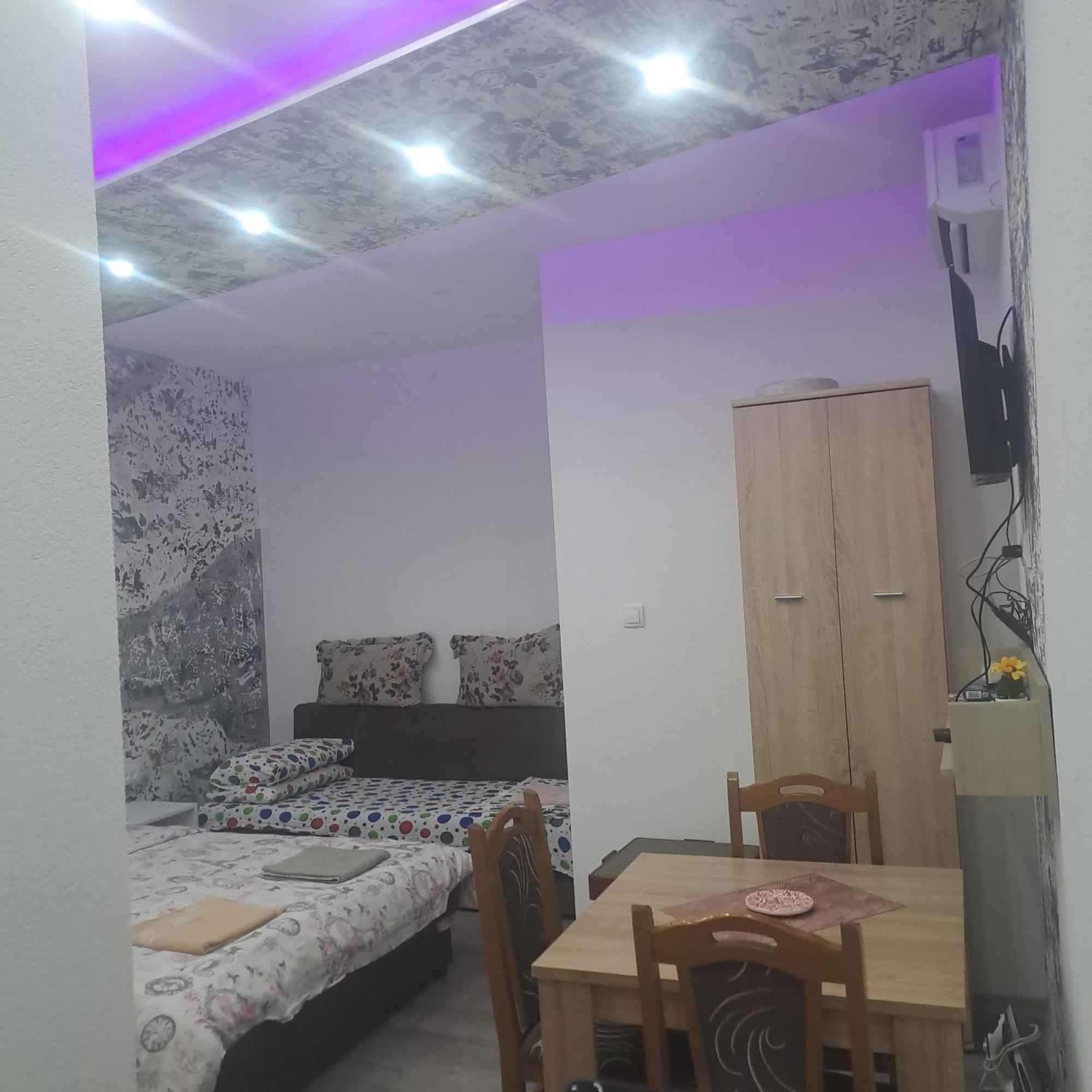 Apartmani Kosjerina Требинье Экстерьер фото