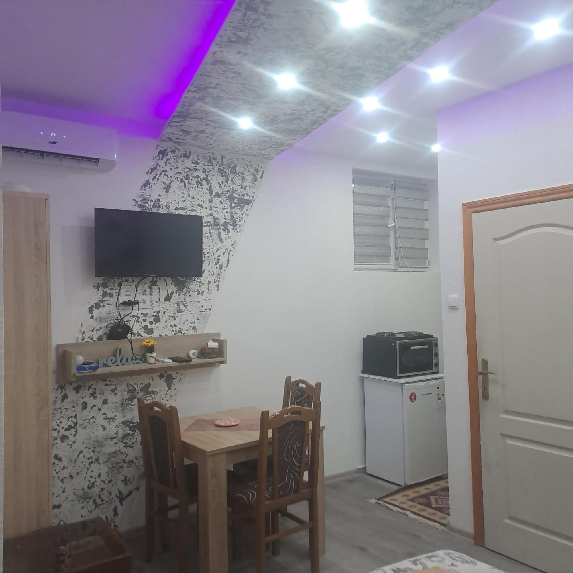 Apartmani Kosjerina Требинье Экстерьер фото